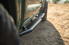 Load image into Gallery viewer, DV8 OE PLUS SIDE STEPS (FOR 2024+ TACOMA DOUBLE CAB)